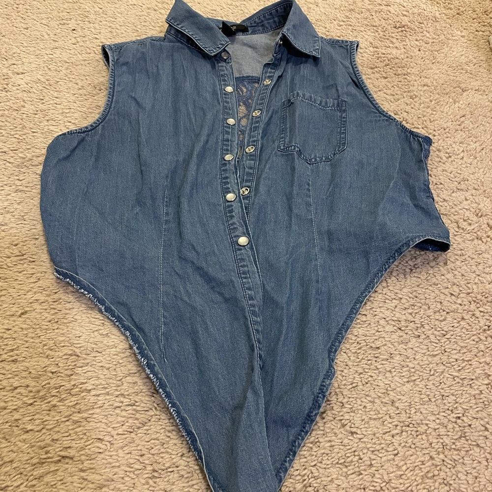 Laced back front tie crop top